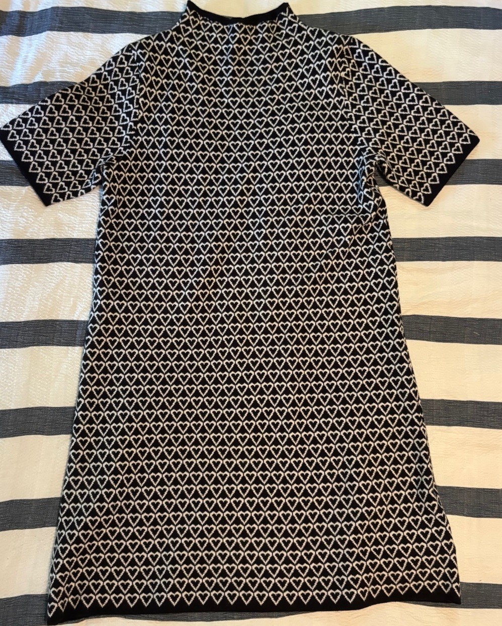 Nicole Miller New York Black White Heart Knit Mock Neck Shift Dress M Poly