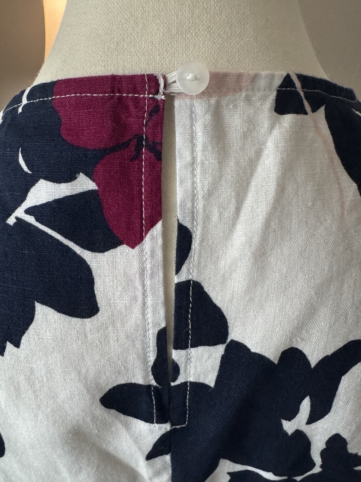 Liz Claiborne Linen Sheath ~ Bold Navy Floral ~ Size Medium ~ NWOT!