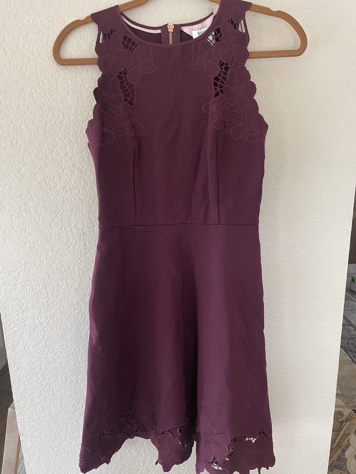 Ted Baker London Emmona Maroon Laser Cut Floral Skater Dress Size 2 US 6 Plum