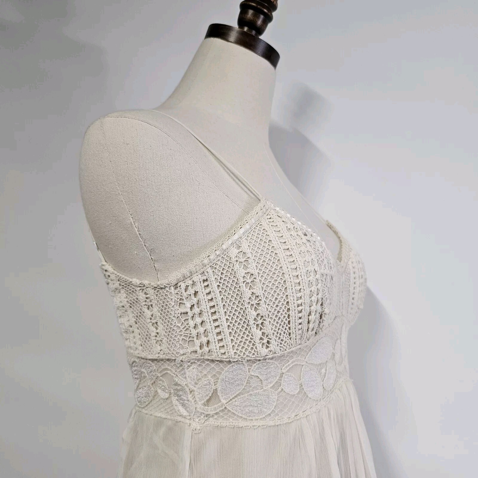 MARIA BIANCA NERO Empire Waist Crochet Accent Ivory Small P Sexy Elegant Dress