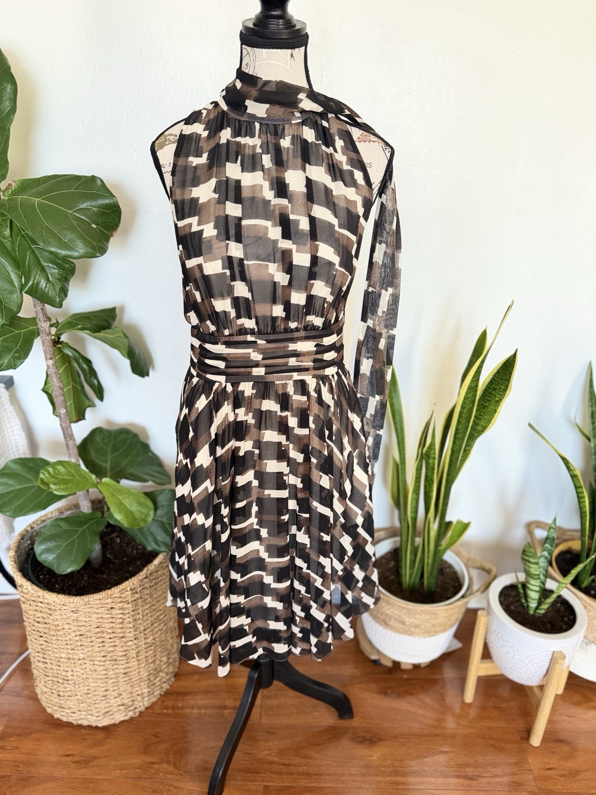 Banana Republic Women’s Geometric Halter A-Line Knee Chiffon Dress Size 4