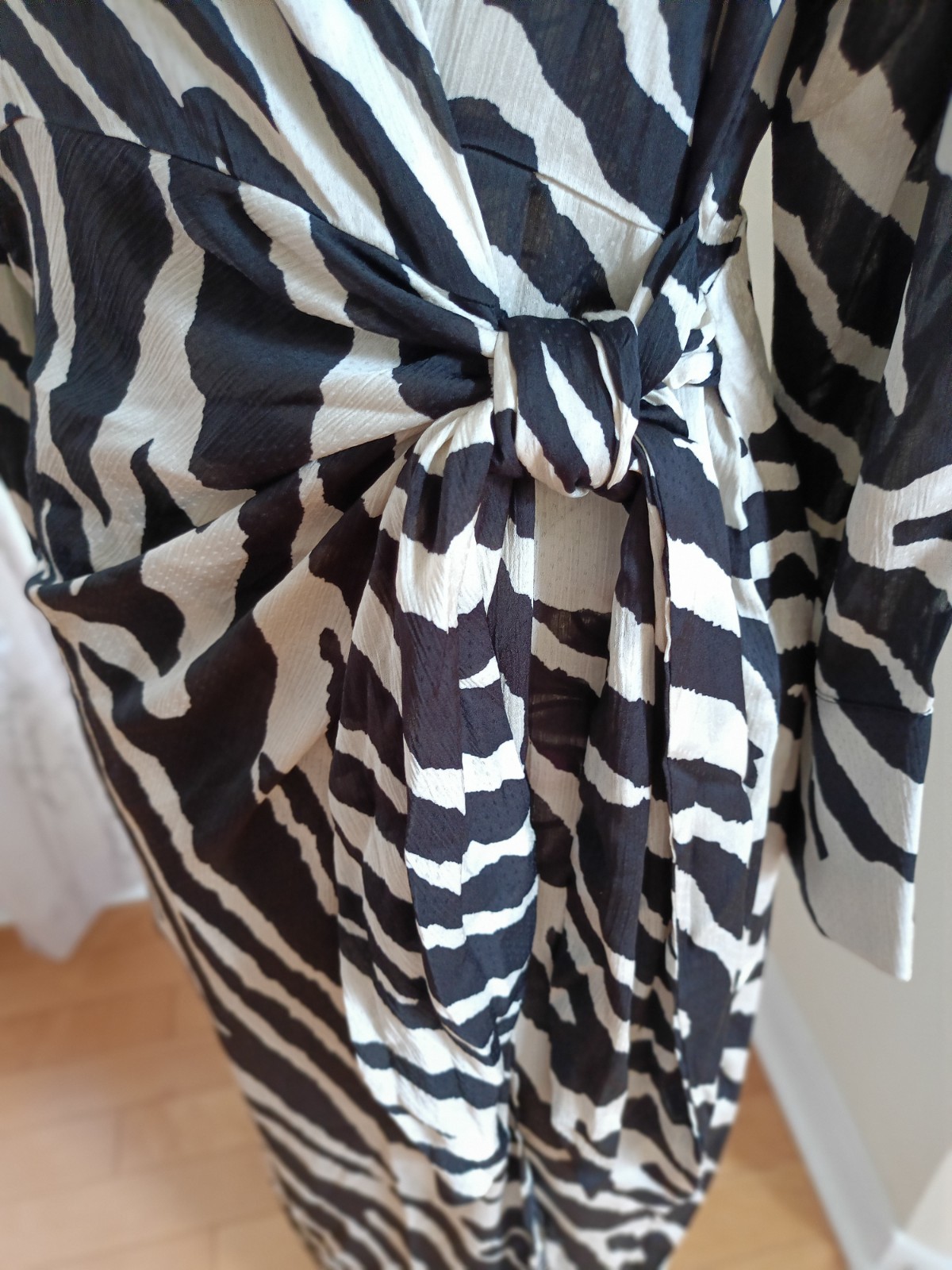 NWT 12th Tribe Wrap Maxi Dress Collared Zibra Print Long Sleeve M Cream Black
