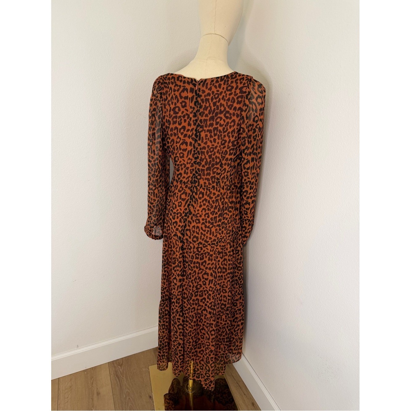 Loft by Ann Taylor Leopard Print V-Neck Long Sleeve Midi Dress – Brown Size 6