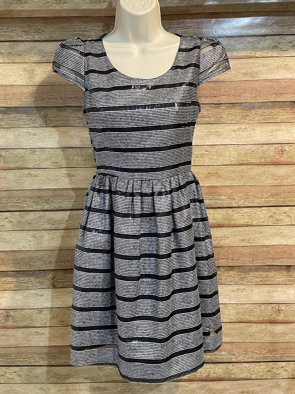 Ya Los Angeles Black and Gray with Silver Threading Size Small