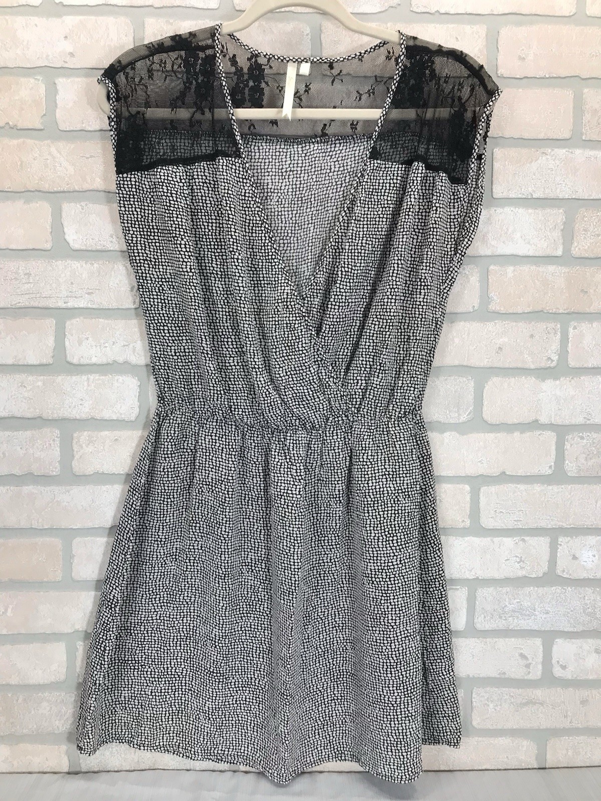 Petticoat Alley 100% Silk Black and White Dress Women’s M Floral Lace Shoulders