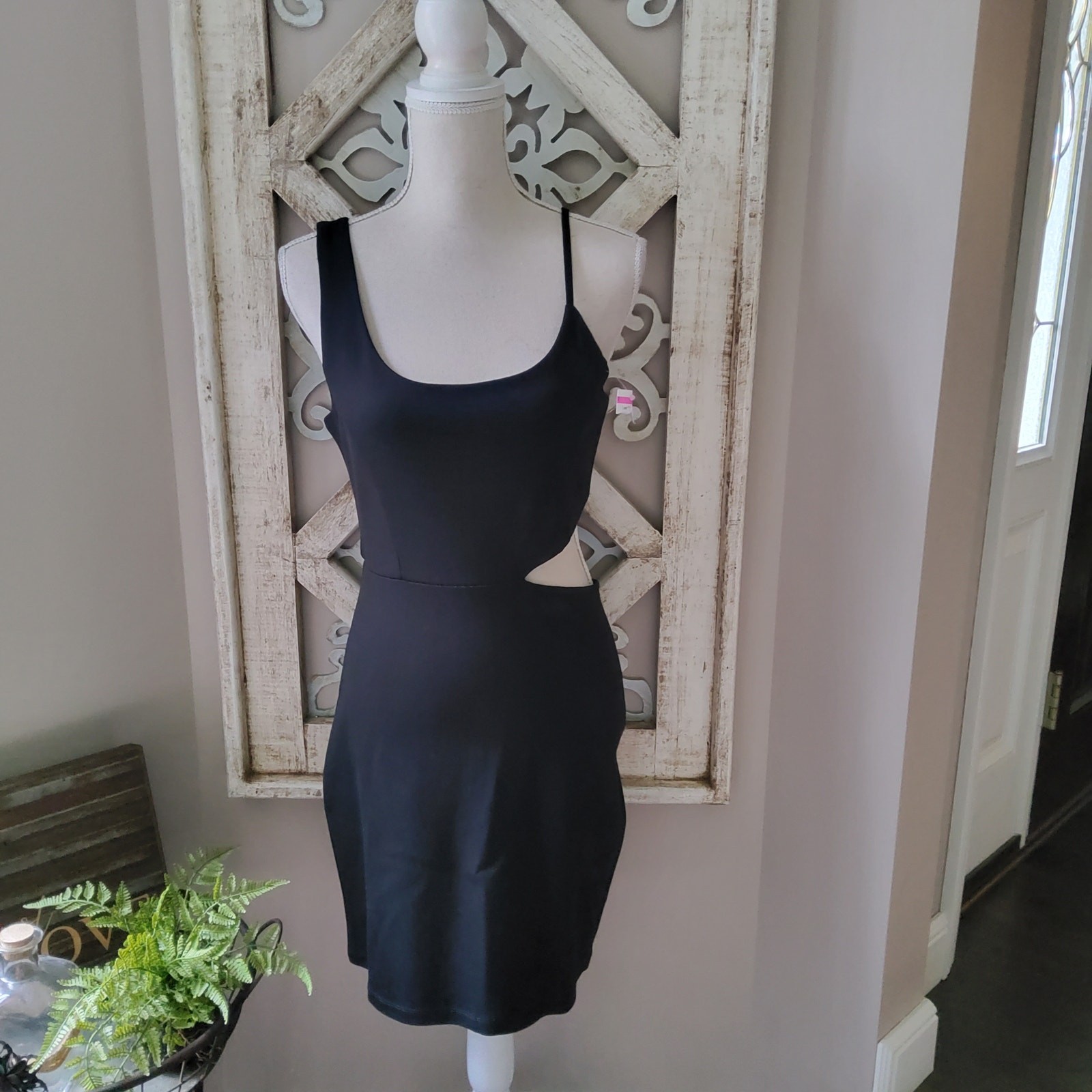 Socialite Women’s Size Medium Sleeveless Cutout Mini Sheath Tank Dress in Black