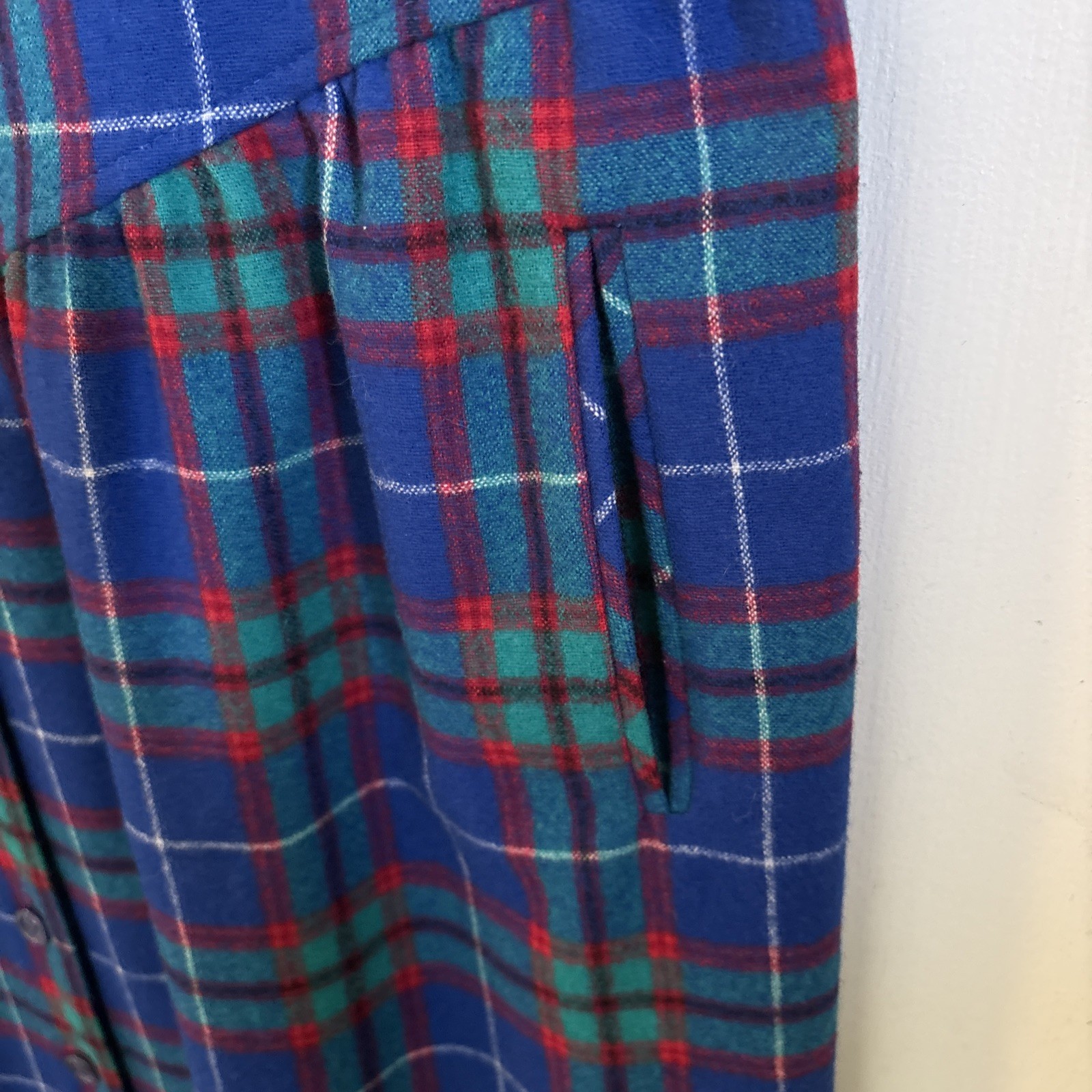 VTG Pendleton 100% Virgin Wool Plaid Long Button Up Jumper W/Pockets Size 12 USA
