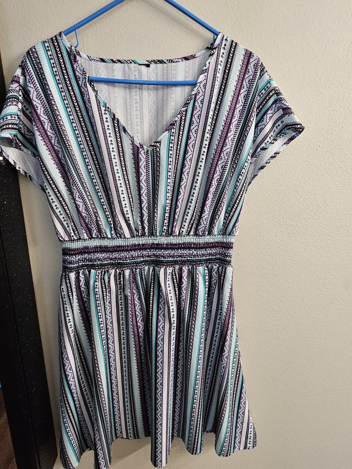 Women’s 0XL Boho Tribal Print Dress Smocked Waist V Neck NWOT