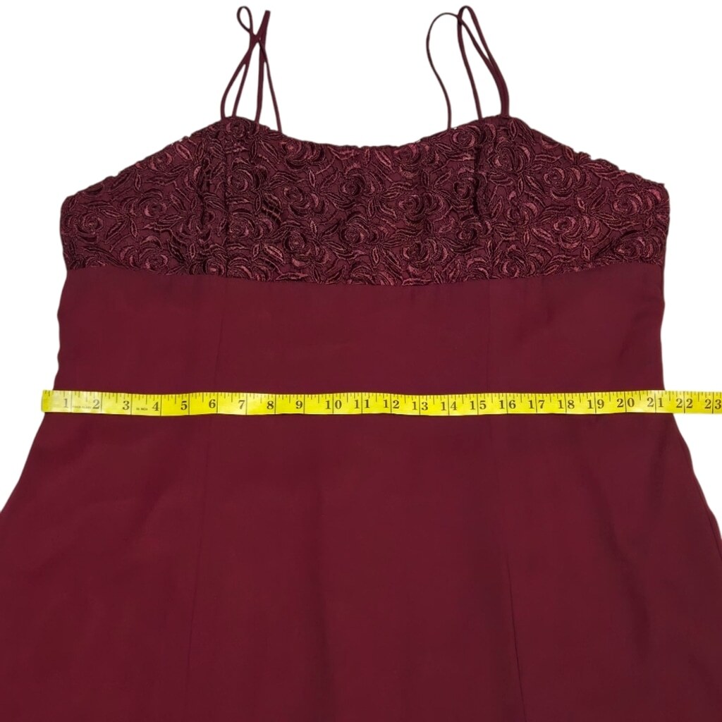 DOLLAR Elegant Burgundy Women’s Spaghetti Strap Flower Detail Formal Dress 18W