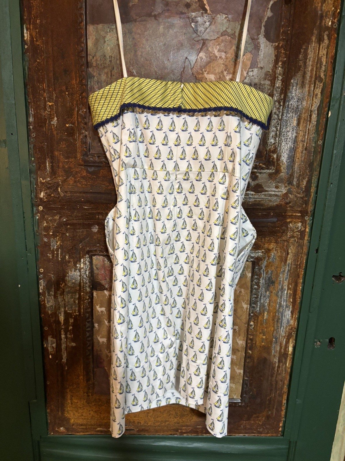 Vineyard Vines Dress Women’s Size 8 white and blue with sailboats