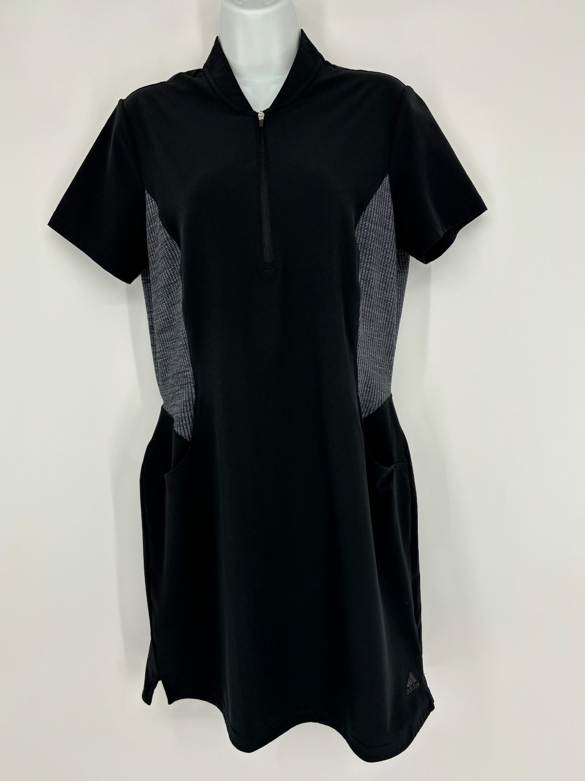 NWOT Adidas Black Gray Short Sleeve Dress w/ Slide Pockets Women’s Size Medium