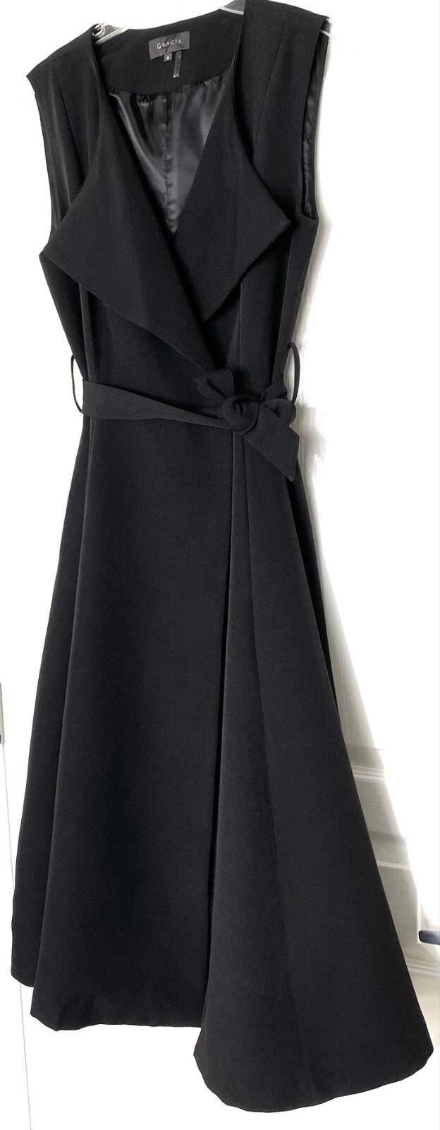 GRACIA Black Wrap Tie Waist Snap Button Sleeveless Trench Midi LBD Dress M = 6/8