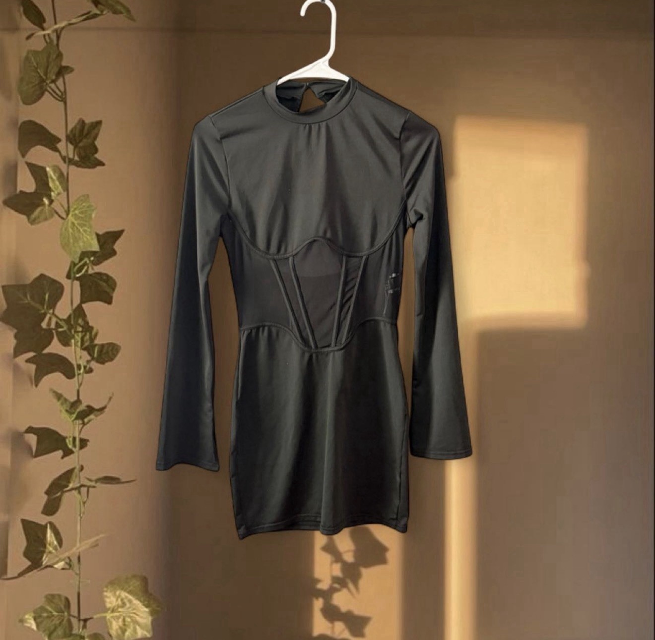 Women’s Black Solid High Neck Long Sleeve Cutout Open Back Bodycon Mini Size S