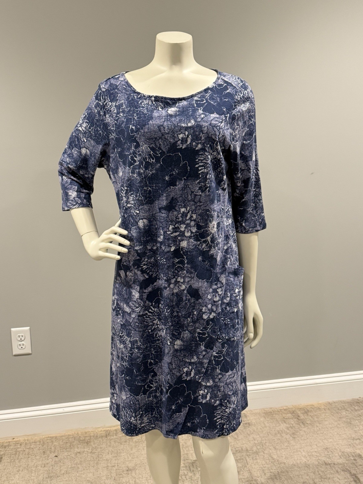 Pure Jill J.Jill Blue Knit Wrap Dress Size Medium w/ Pocket 1/2 Sleeve Floral