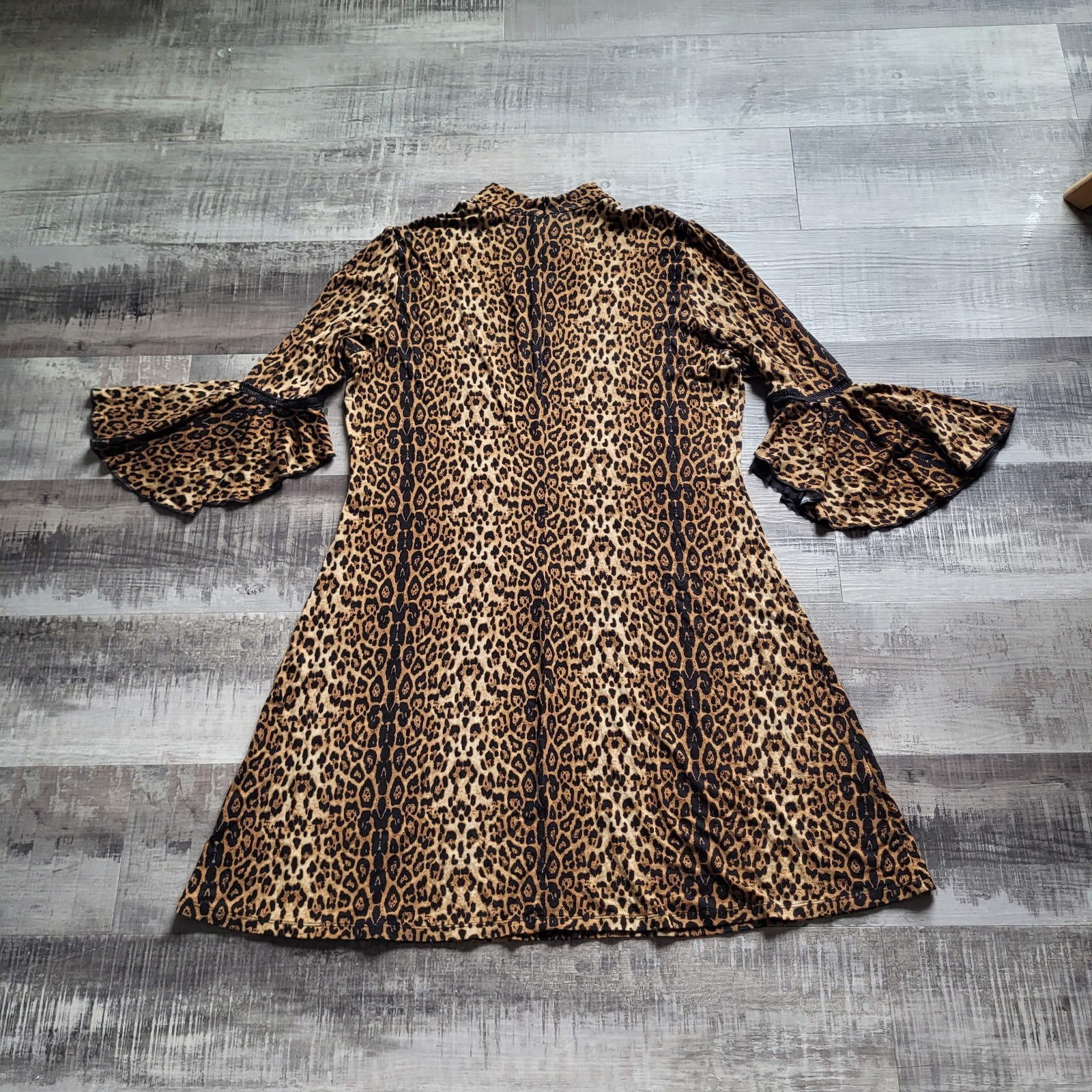 Peter Nygard Leopard Print Shift Dress Large Bell Sleeve Mock Neck Animal Print