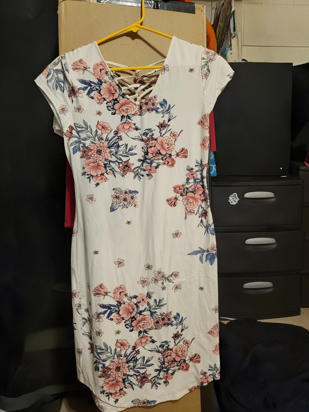 Ivory floral Knee length Dress, size M, stretchy