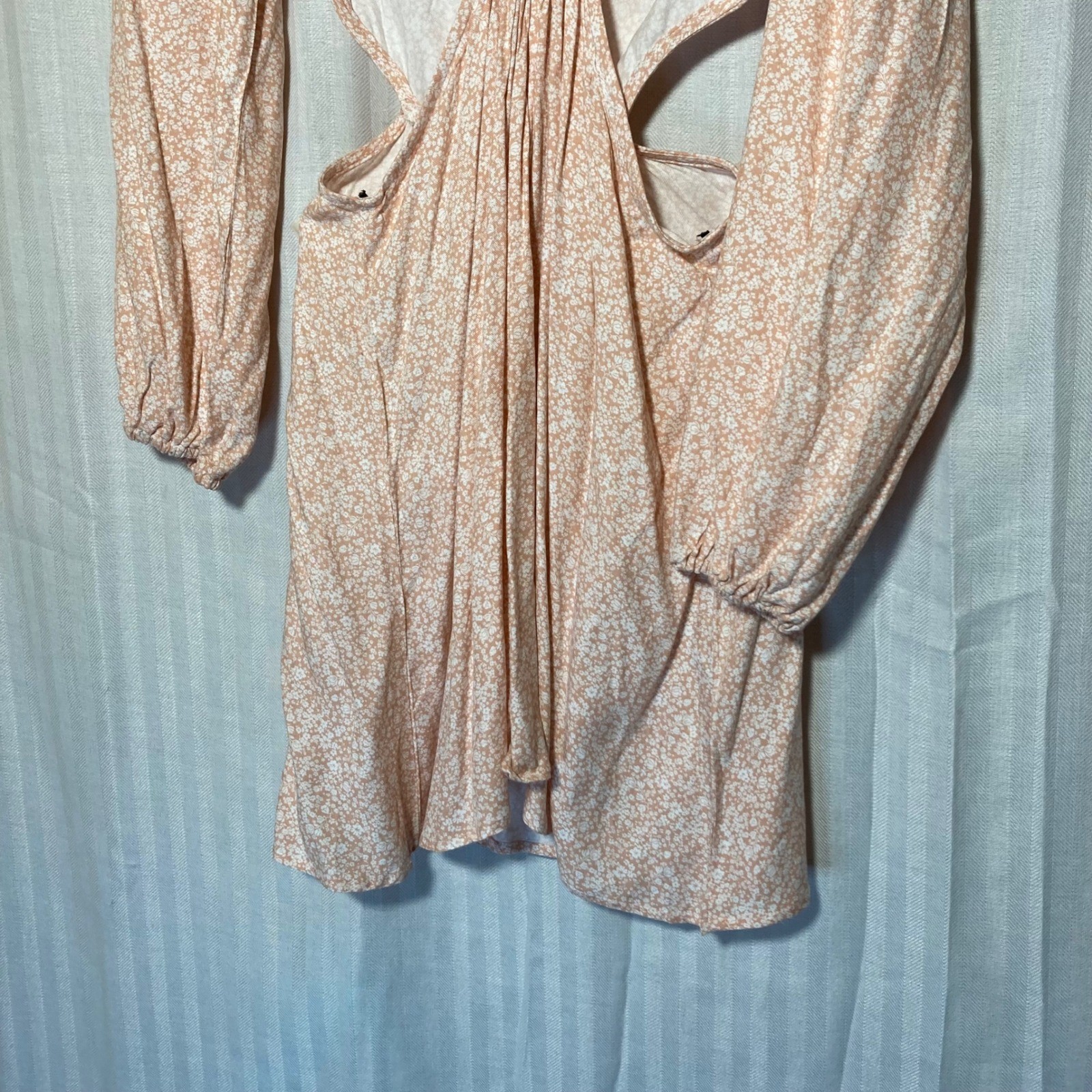 Forever 21 Peach Floral Cutout Ring Mini Dress Long Puff Sleeve M Boho Festival