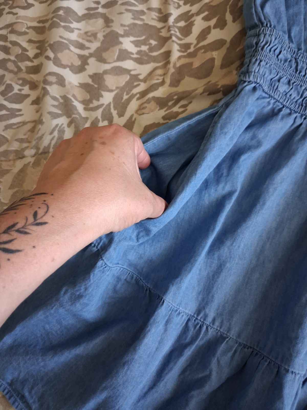 GAP Dress Womens L Petite Denim Chambray Mini Flare Tier Waist Tie Ruffle Vneck