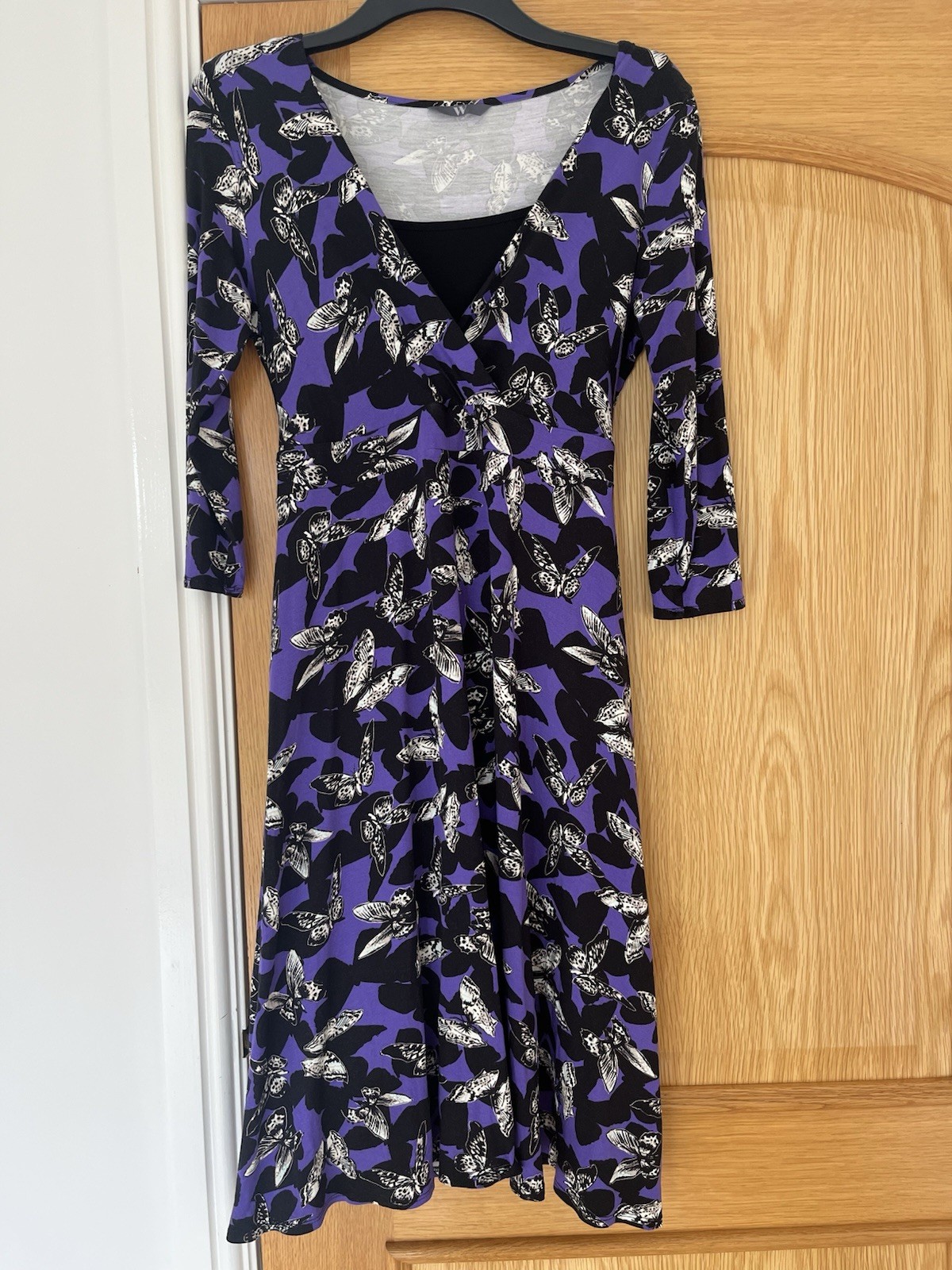 LADIES VINTAGE SIZE 14 DRESS WITH BUTTERFLY DESIGN PURPLE & BLACK EXCELLENT CON