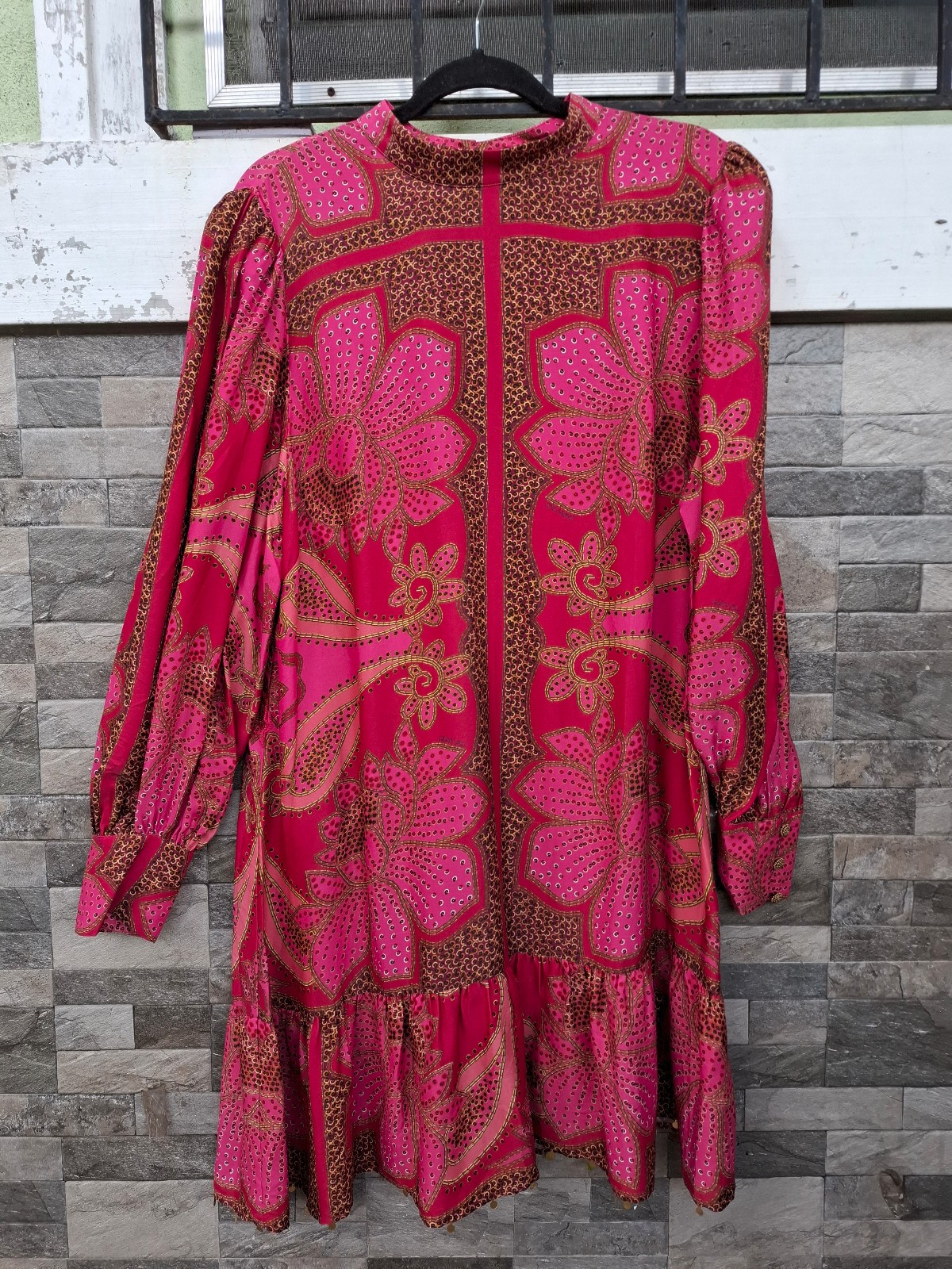 Farm Rio Floral Glam Scarf Satin Minidress gold and pink XL – Missing belt