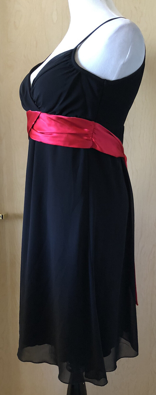EUC~B.Wear Too!~Byer CA~Spaghetti Strap~Black Dress w Red Band & Tie~Lined~Sz 11