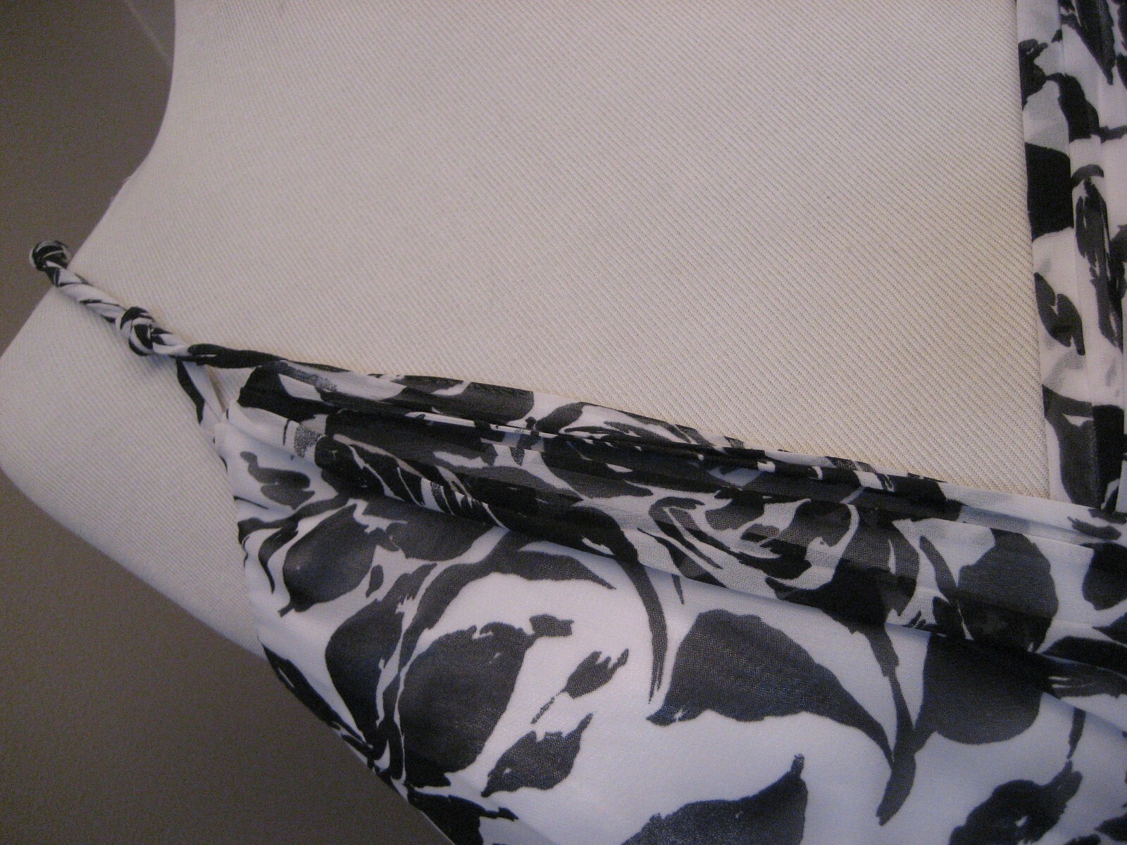 NWT! WHBM Black/White/Gray Lined Spaghetti Strap V Neck Maxi Dress Sz 4