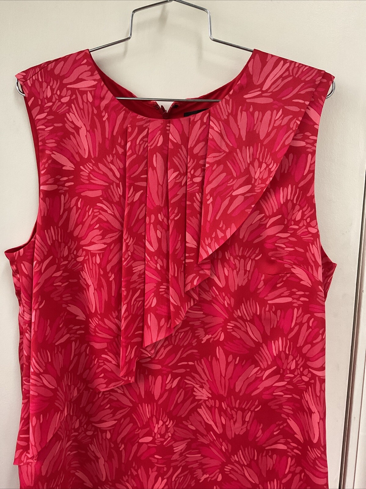 Banana Republic Size 12 FLOWY Pleated Layered Chest Red Pink Sleeveless Dress
