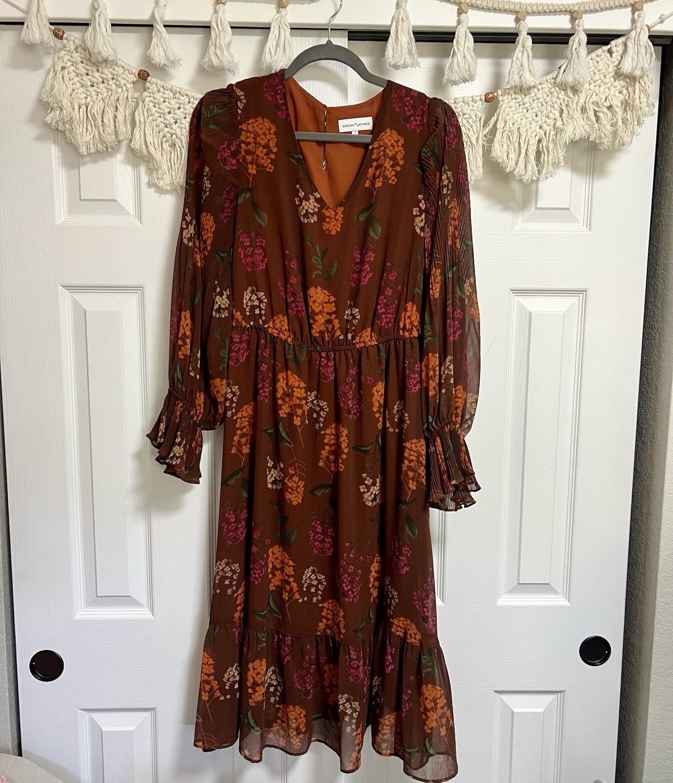 Gibson Latimer Women’s S Autumn Floral Chiffon Maxi dress, V-Neck