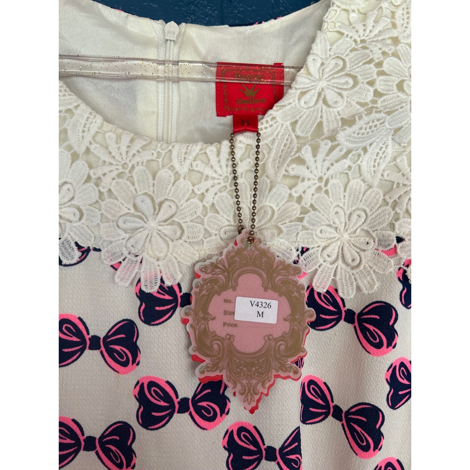 Bow Print Lace Neck Dress Ivory Pink Navy Sleeveless Women’s M , Deep or Shallow
