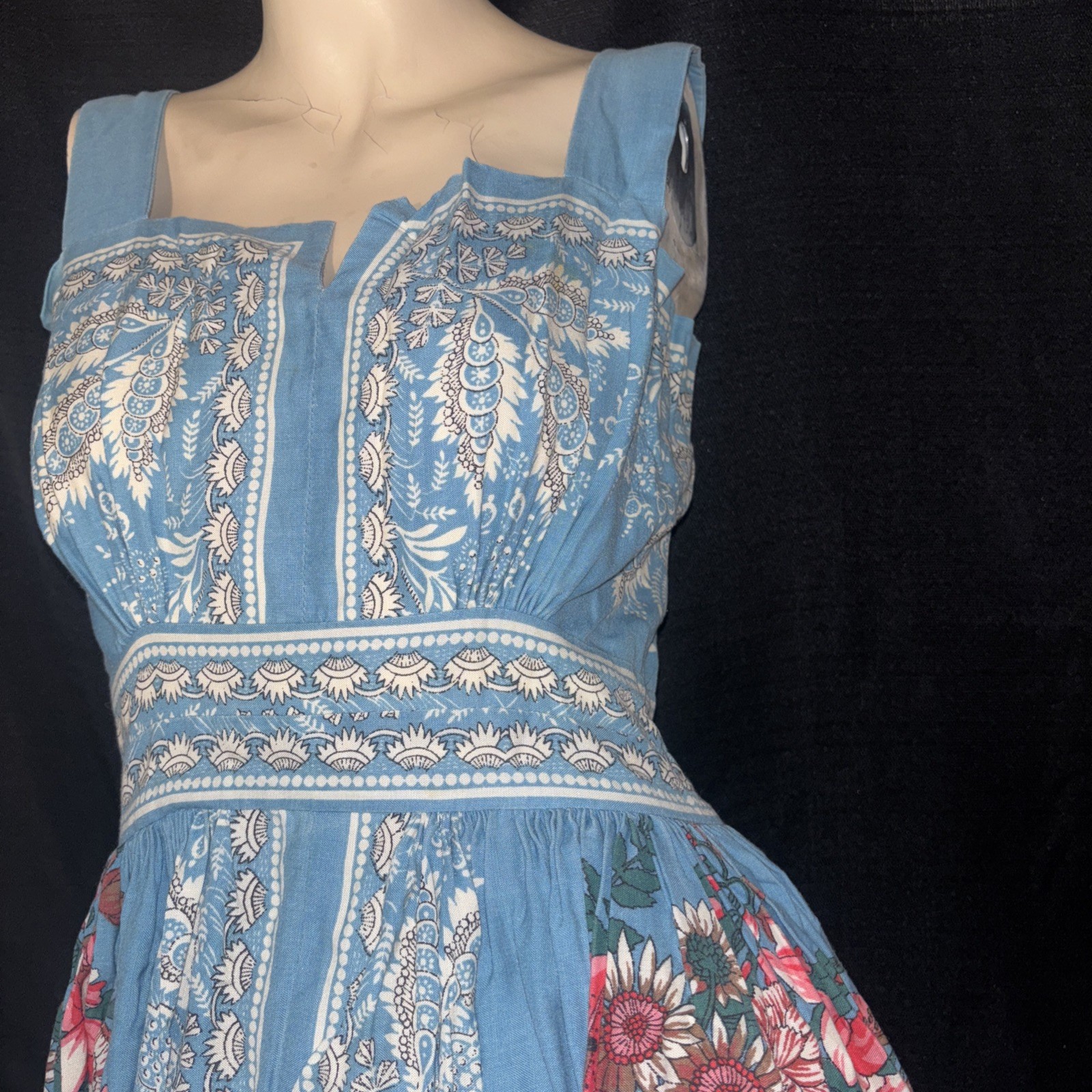 VICKI LYNN BARDON,Canada,vintage,scarf,blue,floral,border,M,no copy,Unique,WOW
