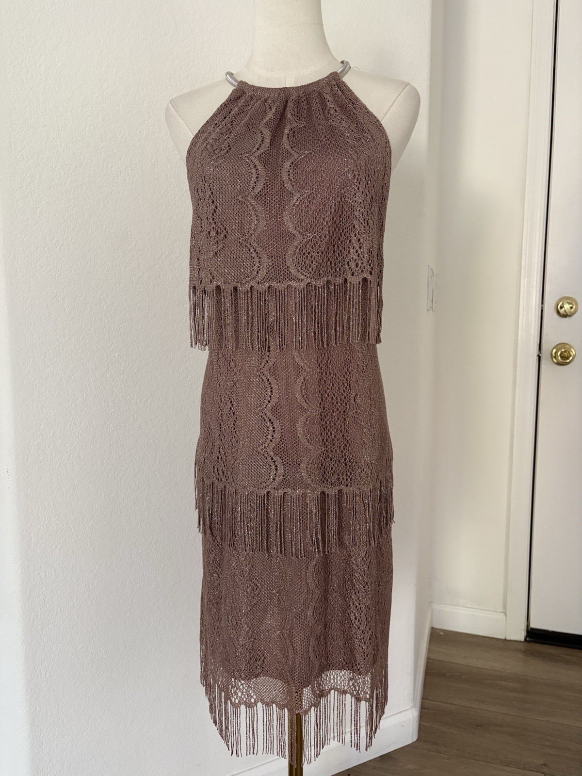 SLNY Women’s Mauve Lace Halter Fringe Sheath Knee Length Party Dress 8