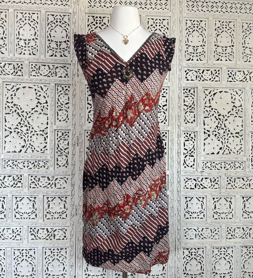 Vintage Quilted Patchwork Boho Knee Length V Neck Dress Sz Small