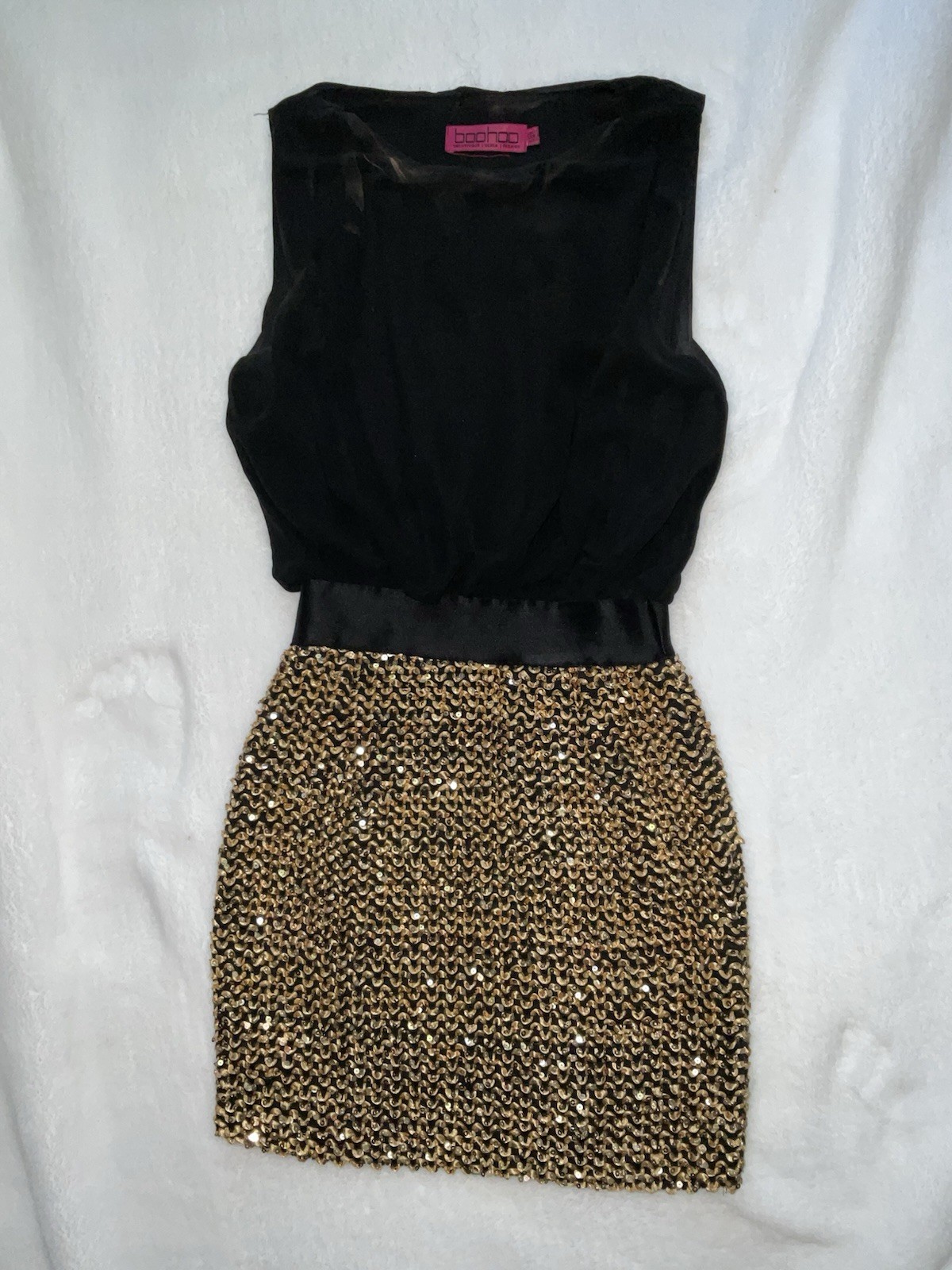 Boohoo Black/Gold Sequin Round Neck Sleeveless Mini Dress Women’s Sz S Button