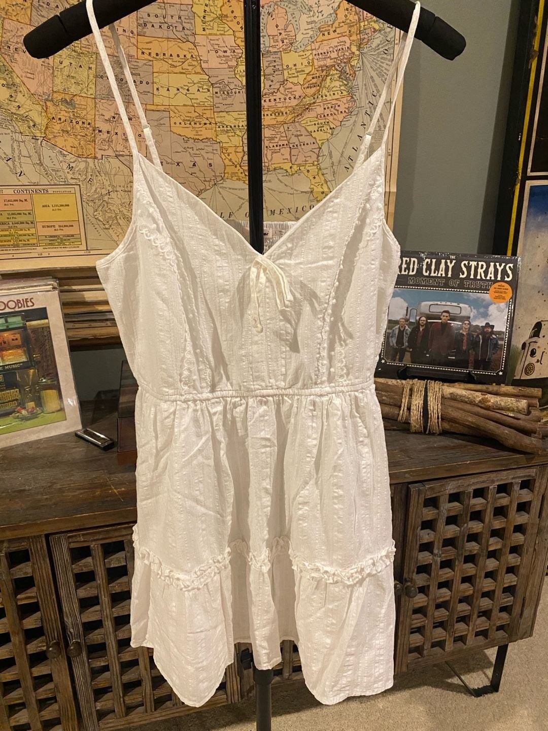 mi ami white sleeveless spaghetti strap tiered mini dress with lace trim