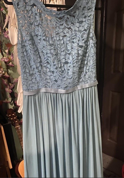 David’s Bridal Women’s Formal Maxi Dress Size 10 Blue Lace Pleated Scoop Neck