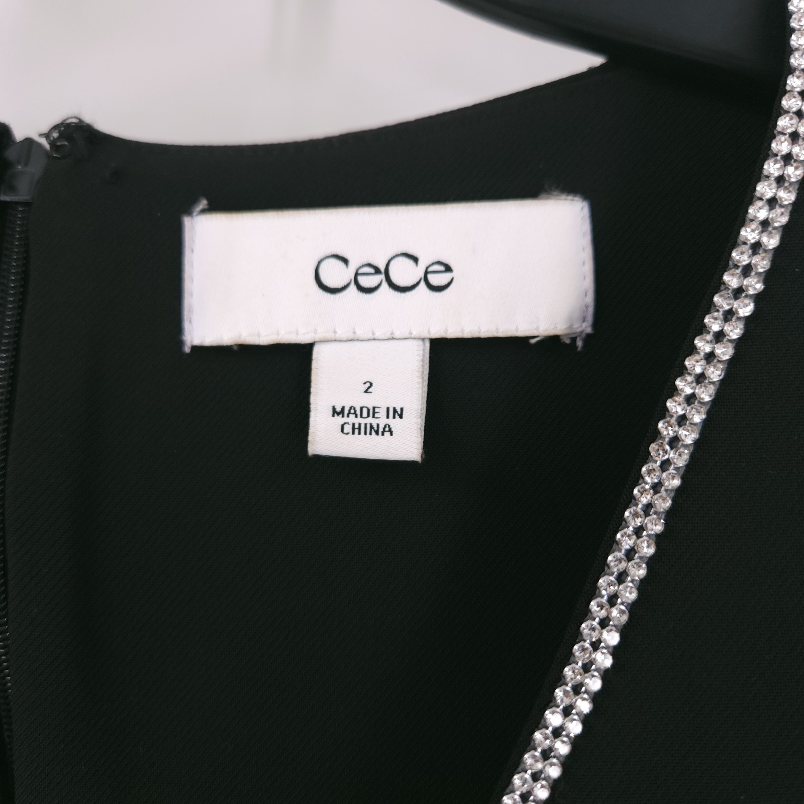 CeCe Rhinestone Bow Short Sleeve Sheath Dress V Neck Black Zip Womens Size 2 NWT
