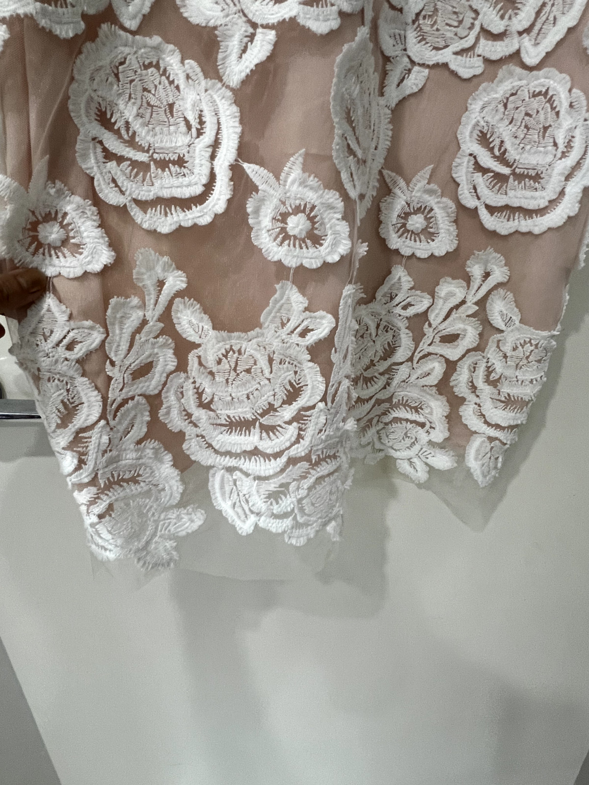 Scanlan Theodore White Sleeveless Rosebud Lace Dress 8 XS