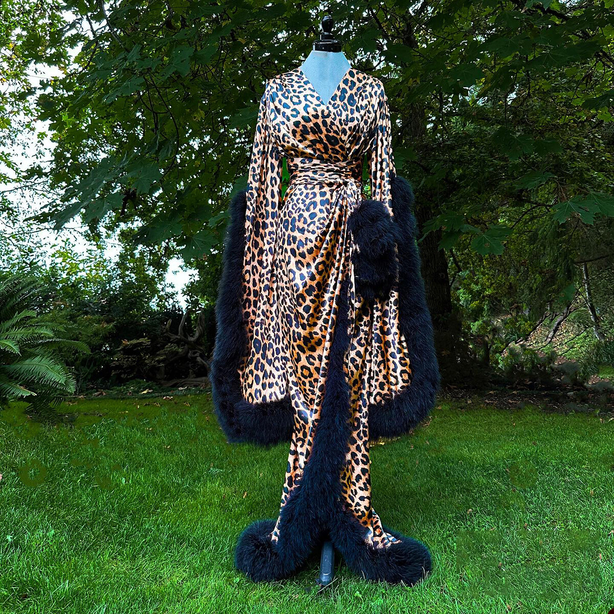 Ladies Bathrobe Fashion Leopard Print Plus Fur Decorative Bathrobe Dress Custom