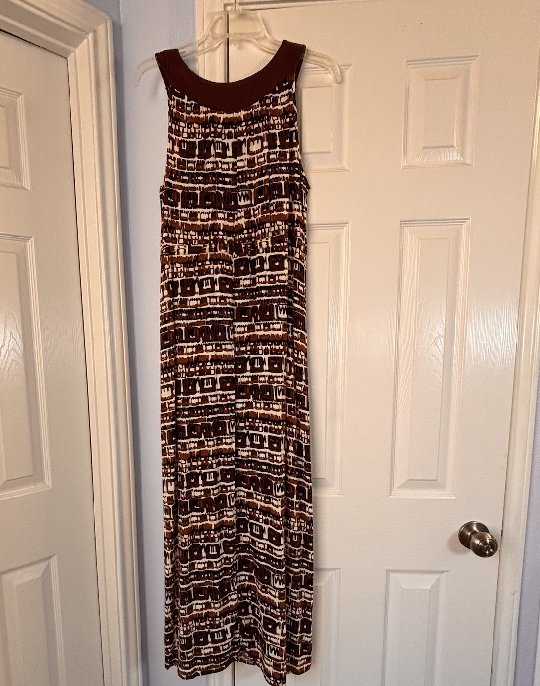 Elementz Petite Large Sleeveless Maxi Dress- Brown Geometric Print