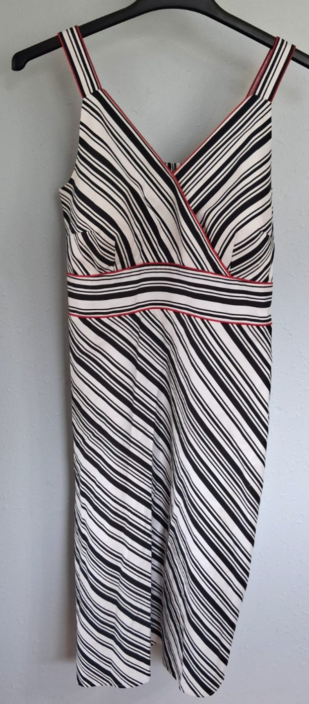 V-Neck Sundress 14 Midi Black White Built In Bra R&K Dress Smocked Back A-Line