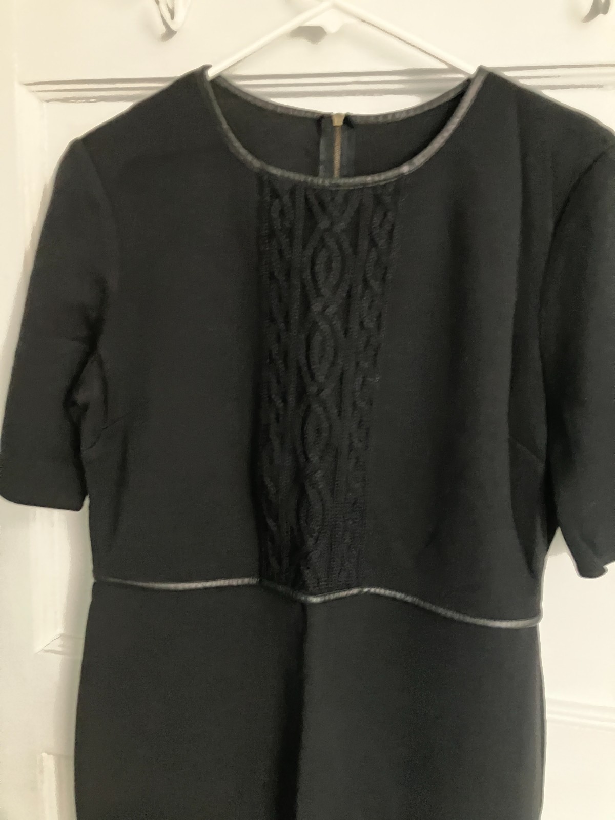 St. John Knit Dress Black Wool Blend Short Sleeve Black Leather Trim Womens Sz 6