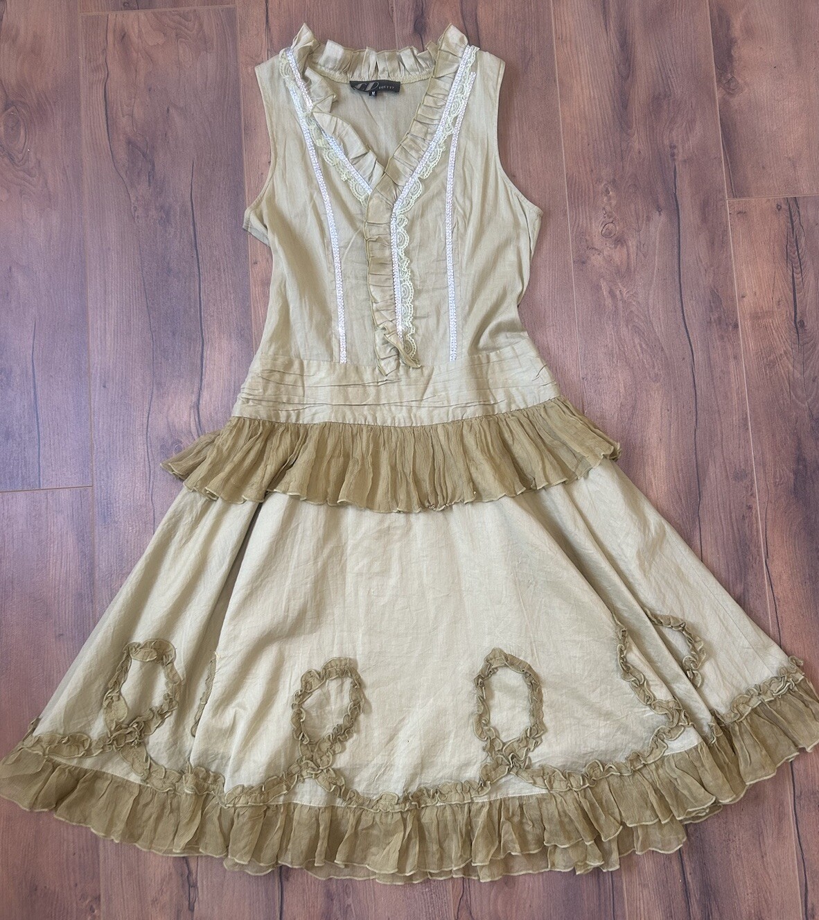 Vtg MEDIUM Green Whimsical Lace Bohemian Fairycore Cottagecore Ruffled Tiered