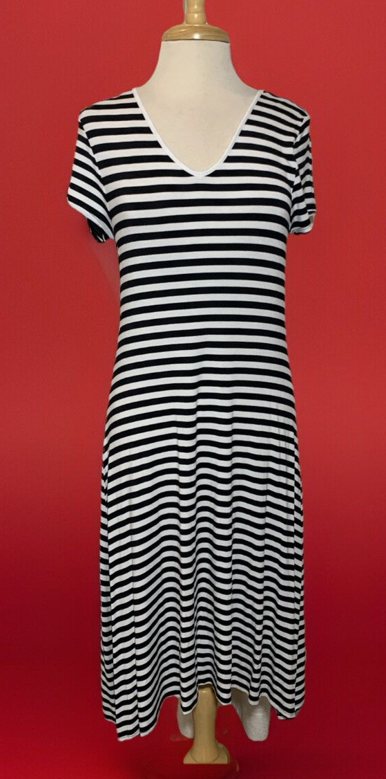 Chicos Sz.1 Women’s Medium 8 Black White Stripe Lace Up Back Essential Tee Dress