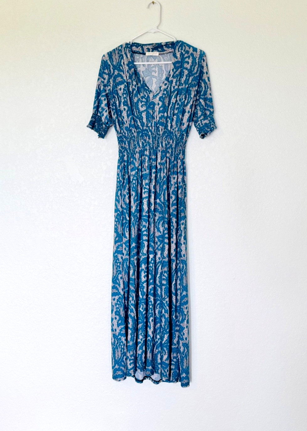 Seven Islands Maxi Dress M V-Neck Smocked Waist Blue Sparkle Glam Resort Wear