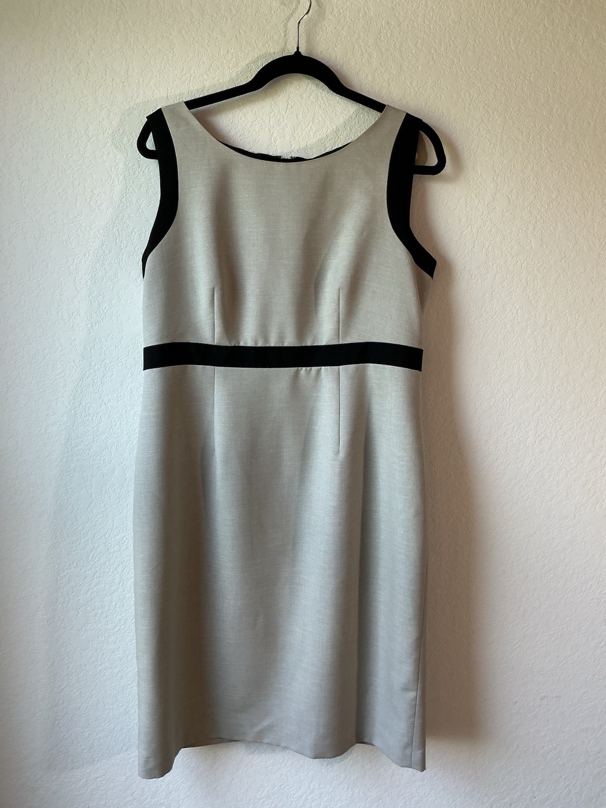 Black Label by Evan-Picone Women’s Beige/Black Sleeveless Sheath Dress 12