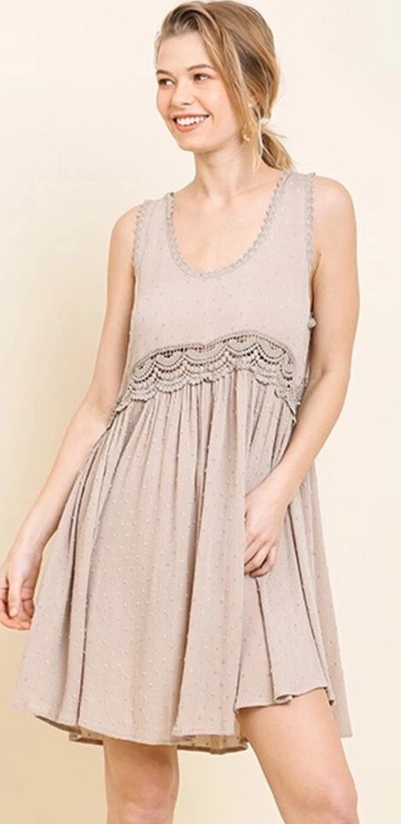 Umgee USA Women’s Scoop Neck Sleeveless Swiss Dot Dress Latte Brown Medium