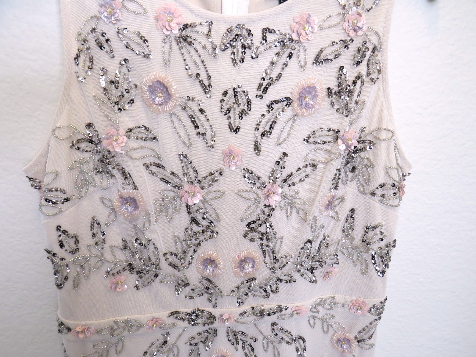 Adriana Papell Dress Sz 12 Pale Pink Silver Sequins Beads Sleeveless Knee Length