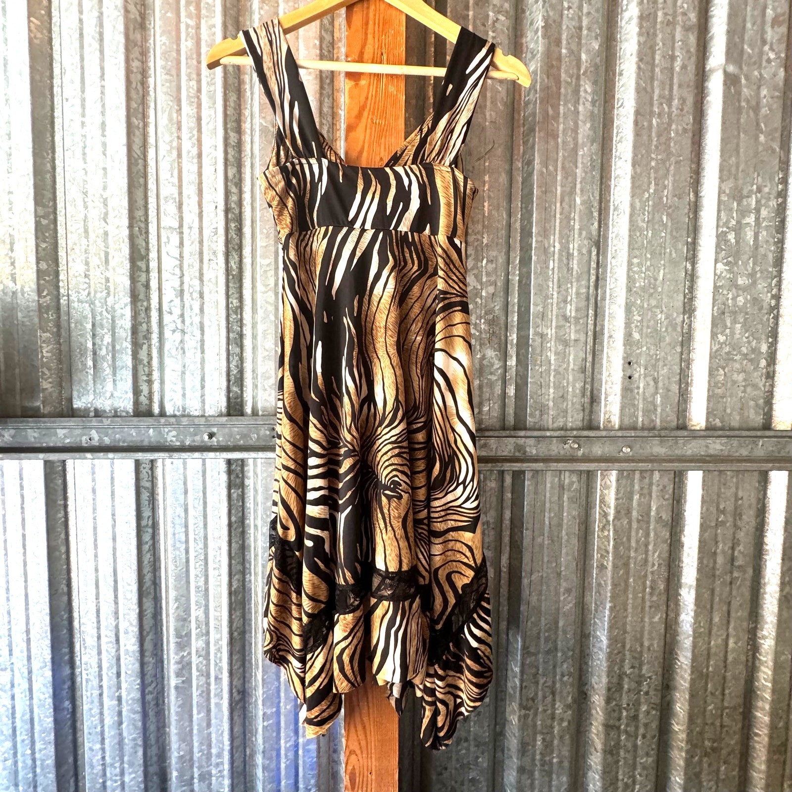 Izabel London Animal Print Handkerchief Hem Sweetheart Neckline Sundress Size 4