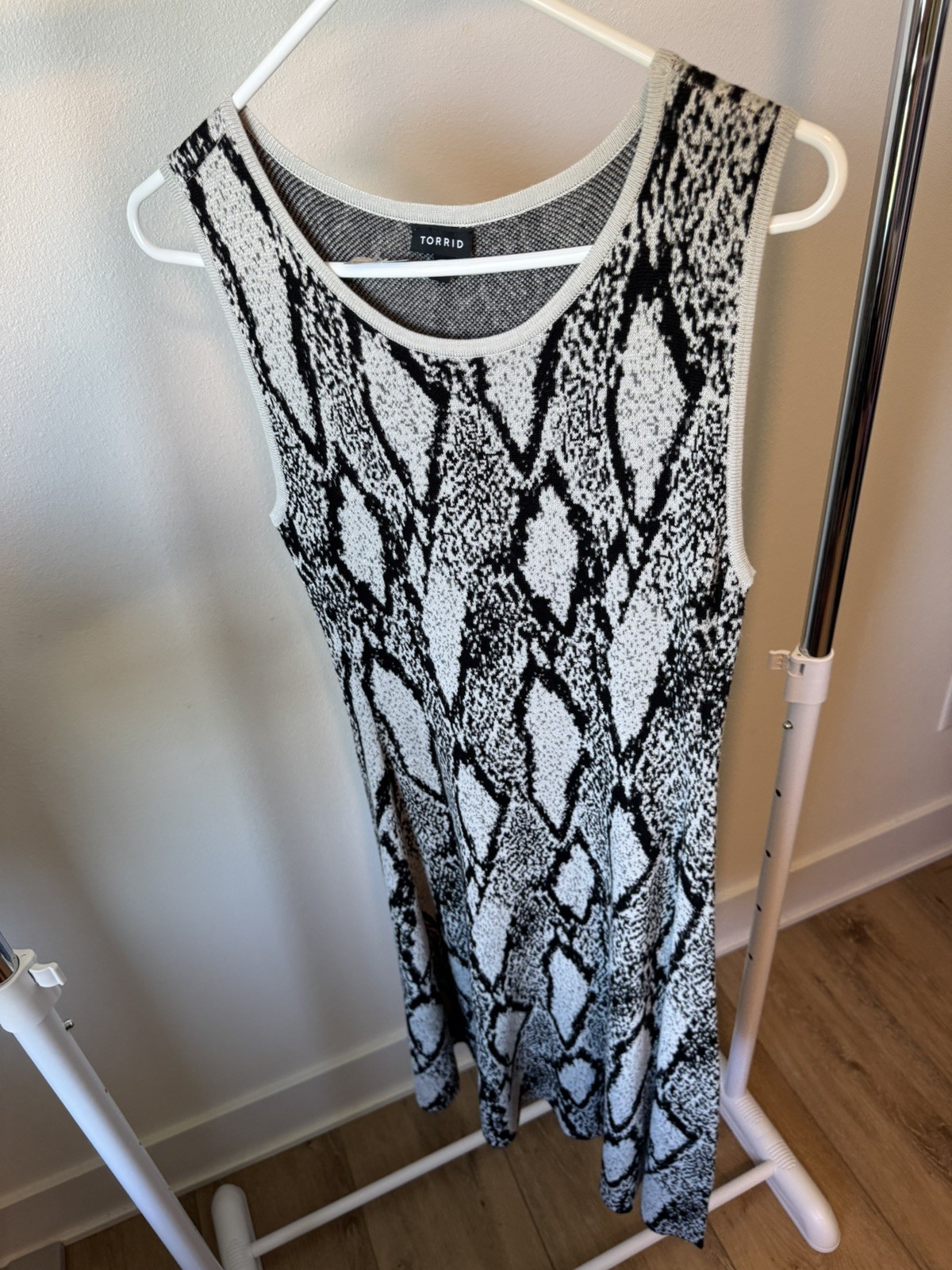 Torrid Plus 00 Black Snakeskin Print Sweater Knit Trapeze Dress Sleeveless NEW