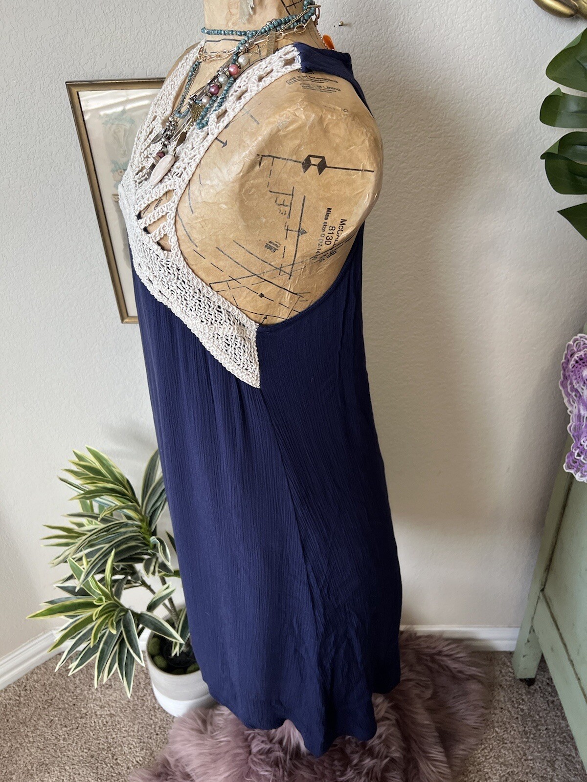 Klozlyne Cream Crochet Navy Blue Crinkle Sleeveless Boho Coastal Dress Sz L